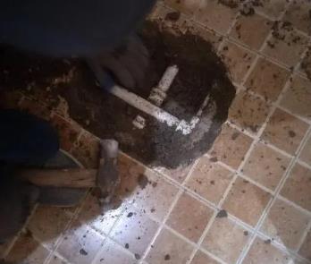 于都卫生间漏水维修公司为您分享下卫生间渗水如何处理及注意事项